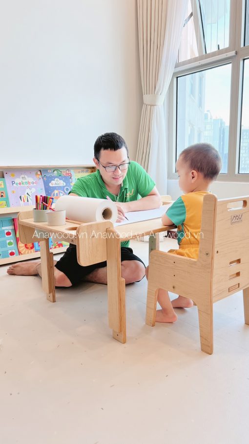 Bàn trẻ em thay đổi chiều cao ED016